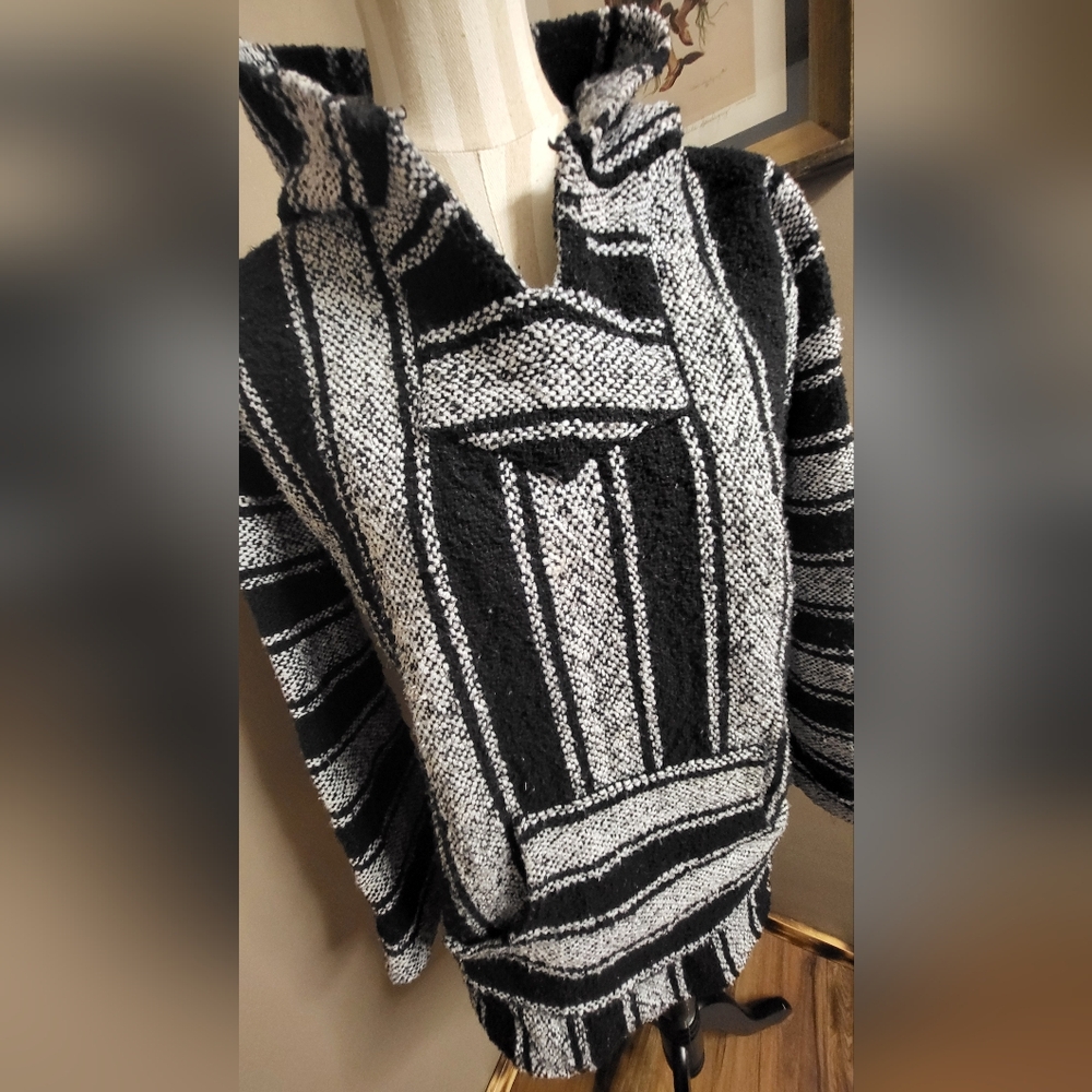 XL Baja Hoodie Black White Drug Rug Rasta Boho Western Hippie EXCELLENT & CLEAN